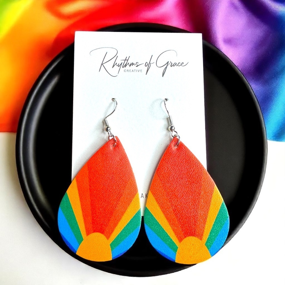 Colorful Vibes: Rainbow Teardrop Dangle Earrings for Every Festival & Adventure!